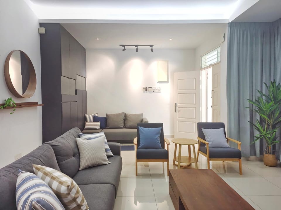 Living room, Seating area