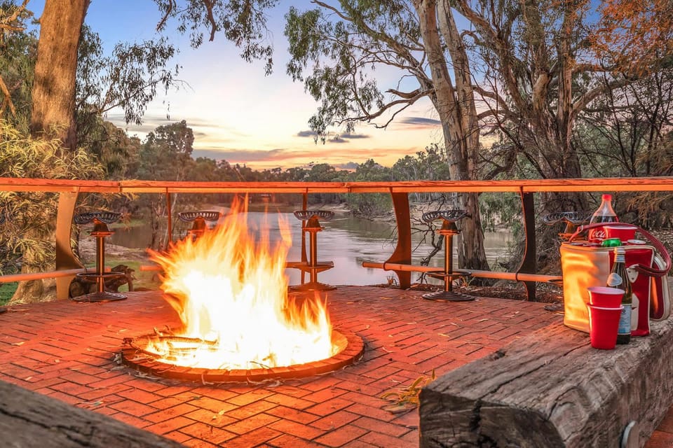 Lake view, fireplace