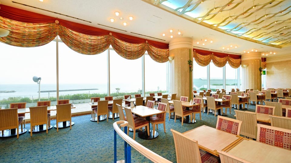 Restaurant/places to eat, Restaurant/places to eat, Breakfast