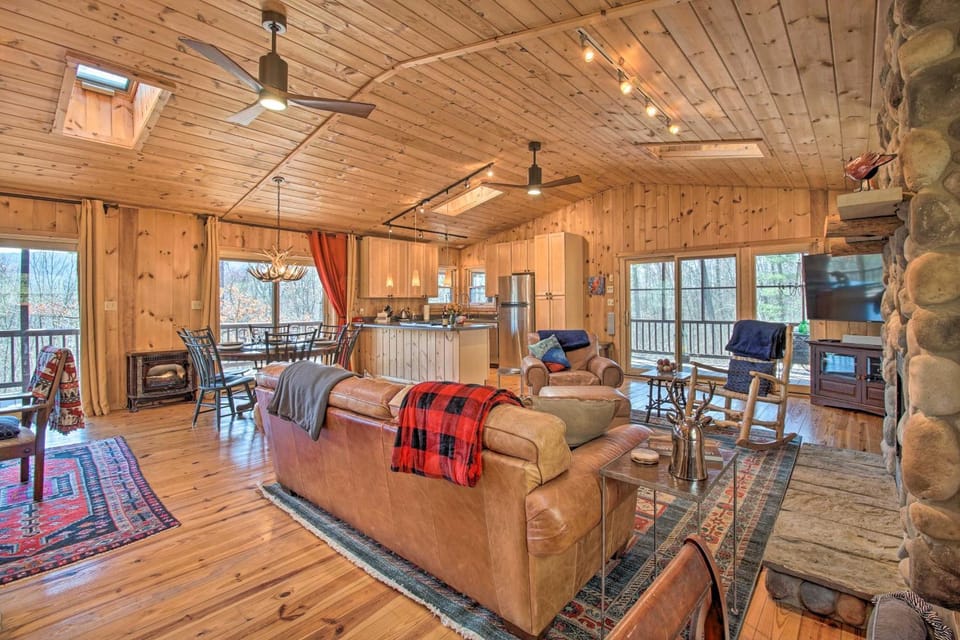 Cabin w/ Decks & Fire Pit Near Lost River! Cabin in Shenandoah Valley