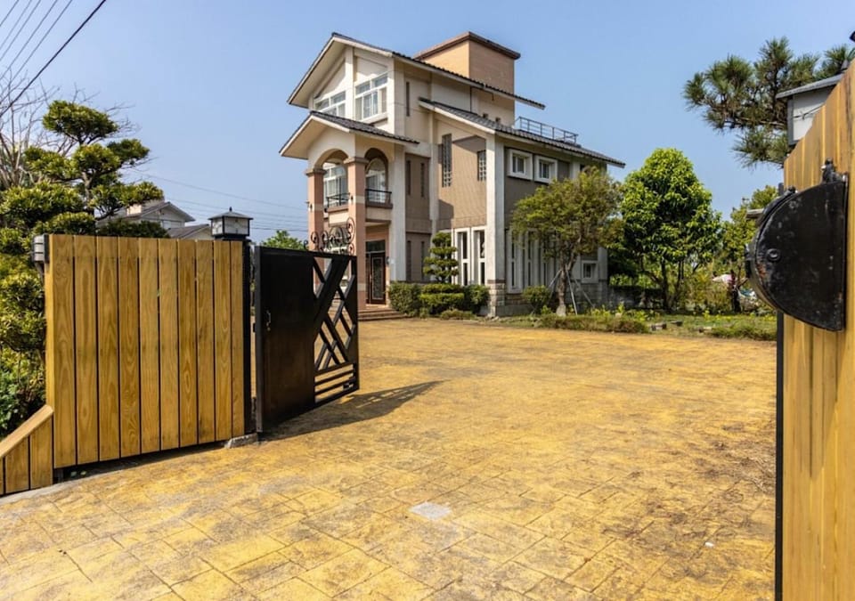 奇凡小花園 獨棟包棟民宿推薦 適合親友多人聚會朋友小包棟一一近梅花湖羅東夜市 Villa in Taiwan, Province of China