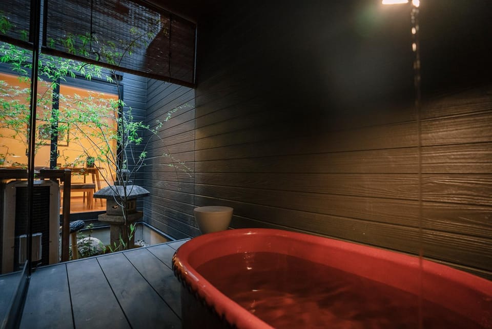 Hot Tub, Inner courtyard view, Bath