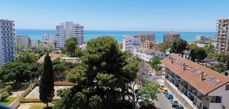 Beautiful sea views cozy apartment 350 m from beach Apartment in Benalmadena
