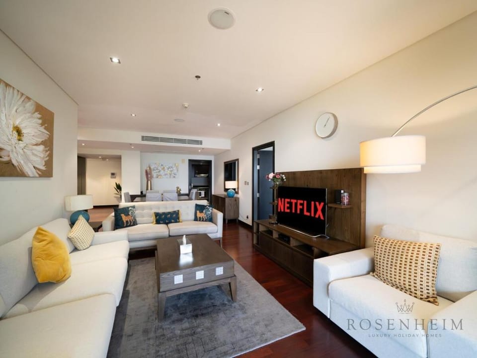 TV and multimedia, Living room, Seating area, air conditioner