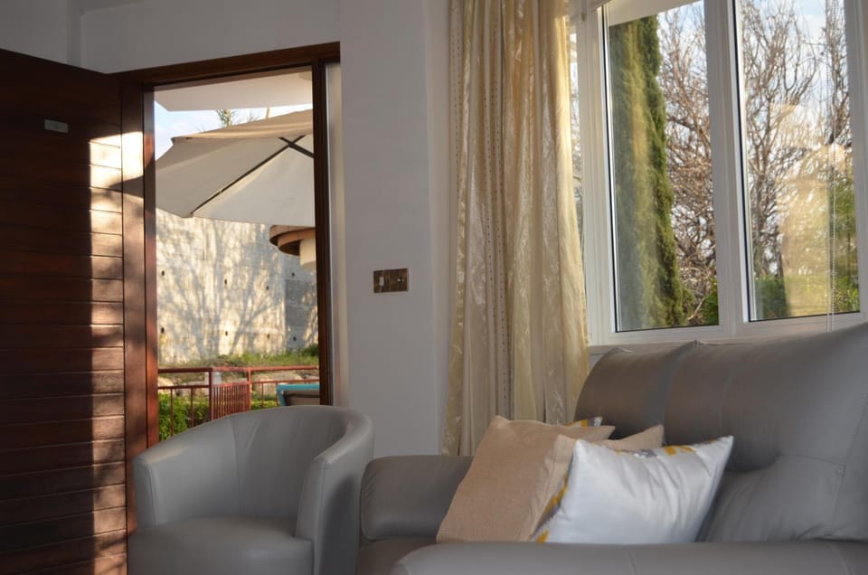 Natural landscape, Balcony/Terrace, Living room