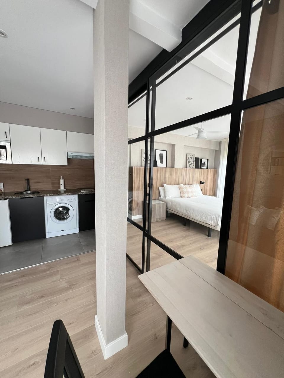 Bed, Kitchen or kitchenette, Living room, Photo of the whole room, Seating area, Bedroom