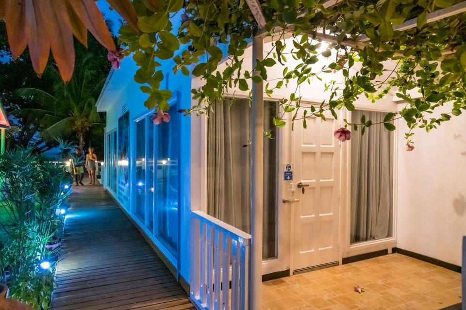 Local Travel Beach Maldives Bed and Breakfast in Maldives