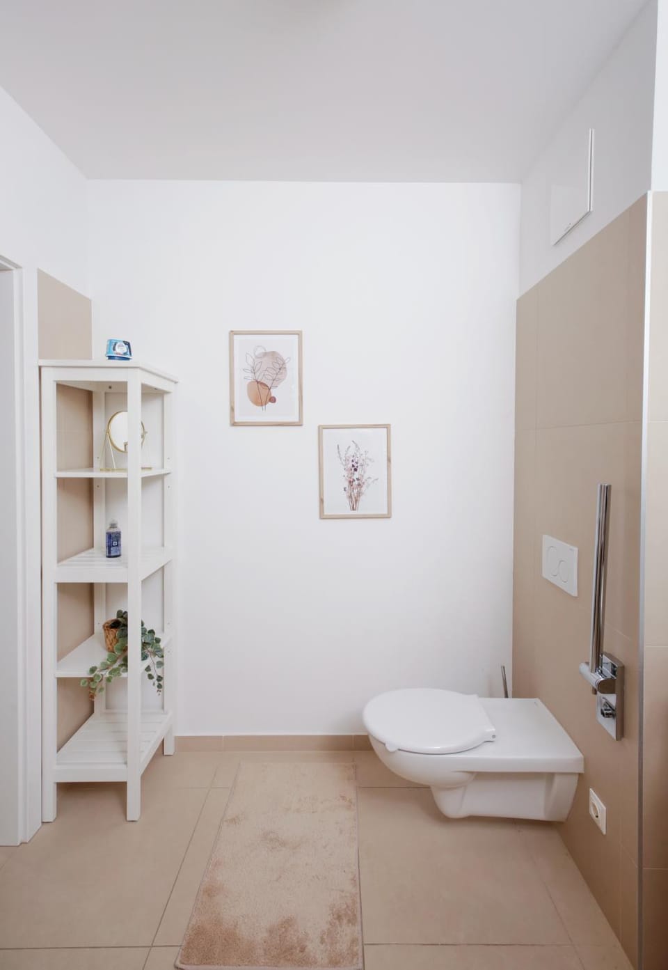 Toilet, Bathroom, towels