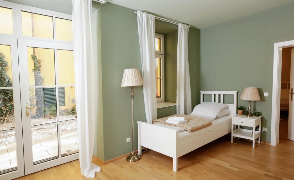 Bed, Bedroom
