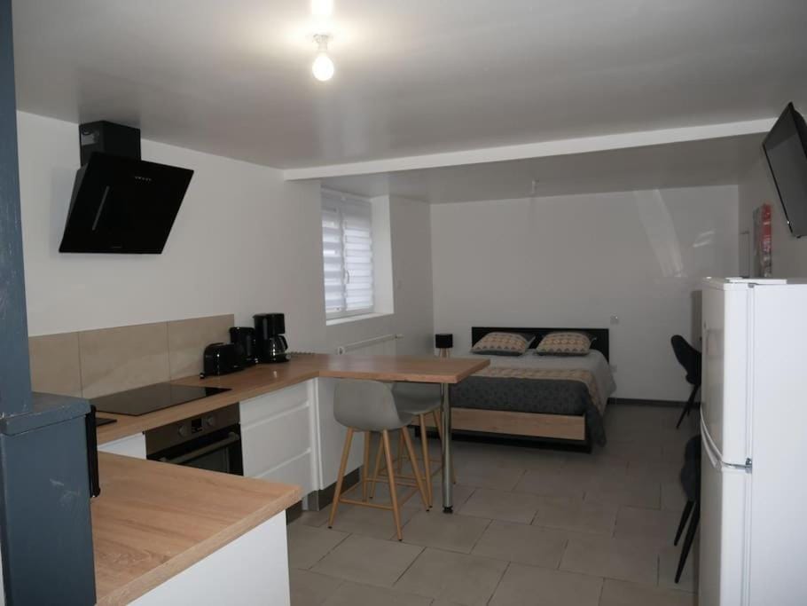 Studio Indépendant, au calme. Apartment in Pays de la Loire