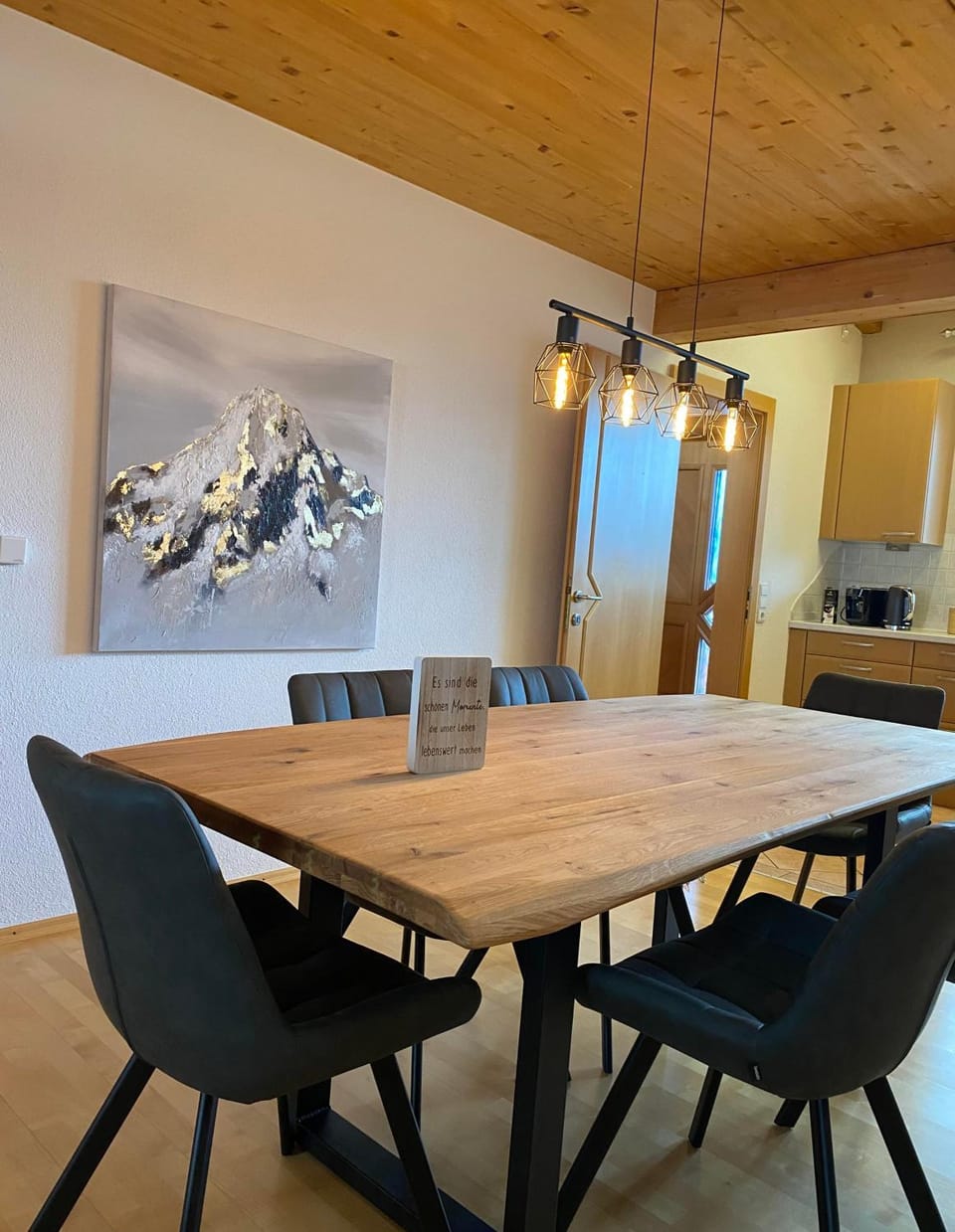 Seating area, Dining area