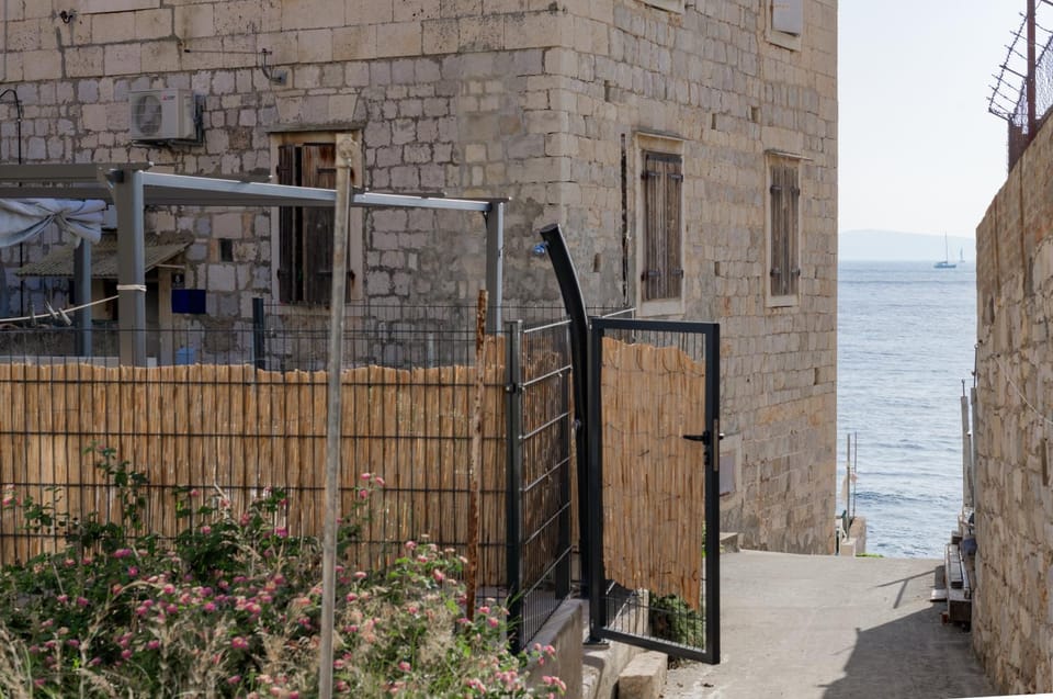 Tiny Secret House Apartment in Komiža