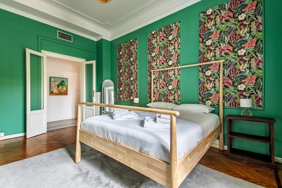 Bed, Photo of the whole room, Bedroom, air conditioner