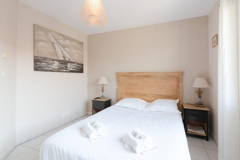 La Retzienne - Parking - Jardin House in Pays de la Loire