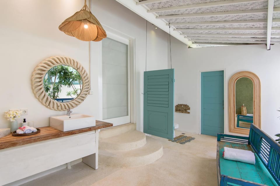 Bathroom, Bedroom