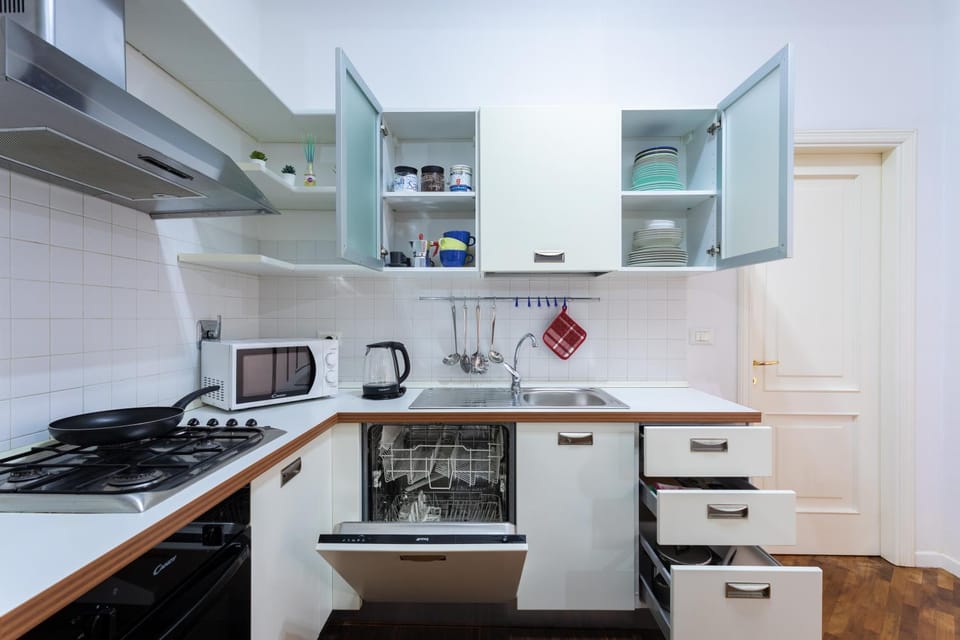 Kitchen or kitchenette