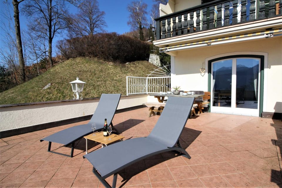 Balcony/Terrace, sunbed