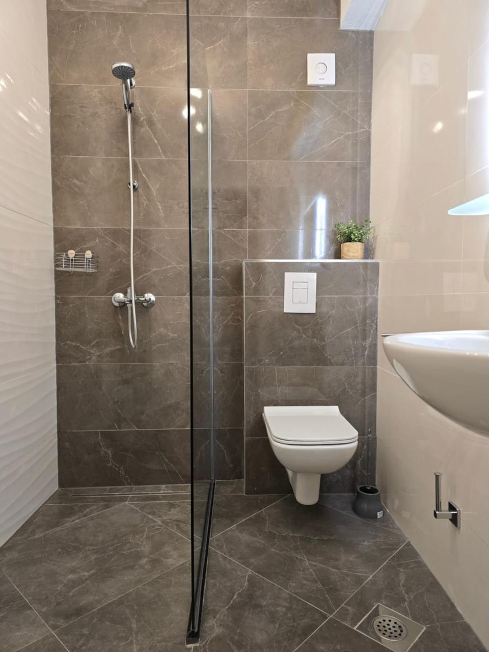 Shower, Toilet, Bathroom