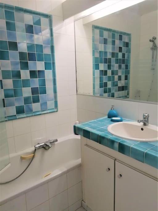 Appartement Mas de la Mer, 5mn plage, piscine Apartment in Roquebrune-sur-Argens