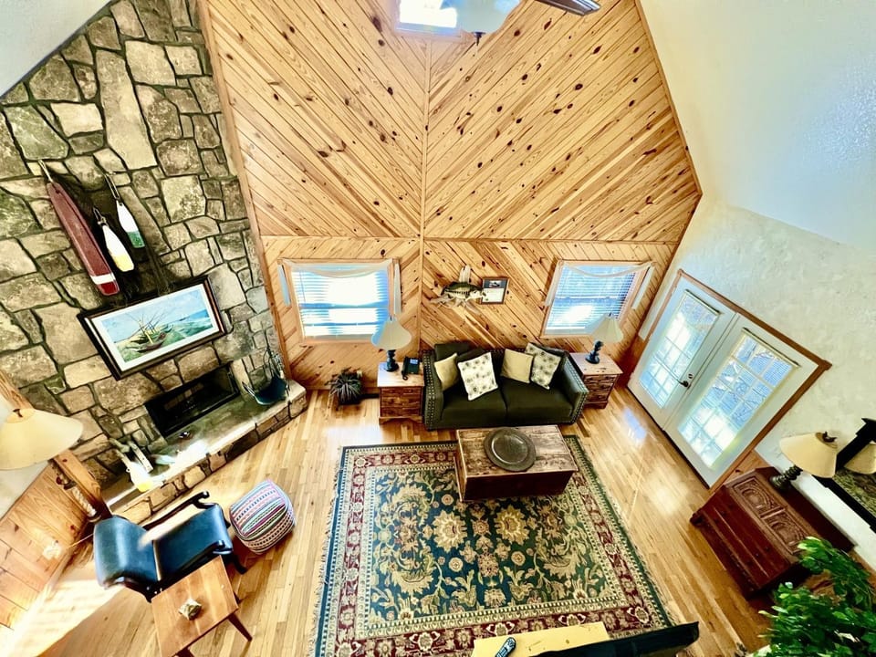 C13 cottage House in Lake Ouachita