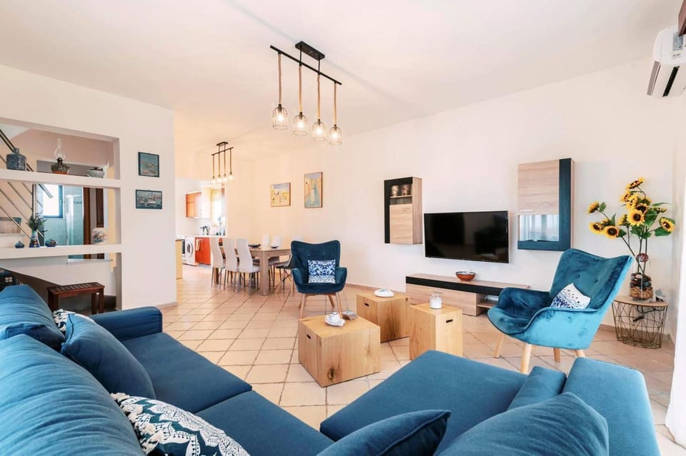 TV and multimedia, Living room, Seating area