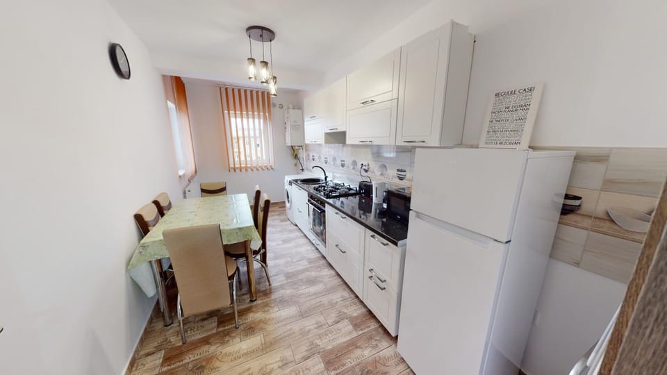 Kitchen or kitchenette, Dining area, minibar, pet friendly, stove, toaster