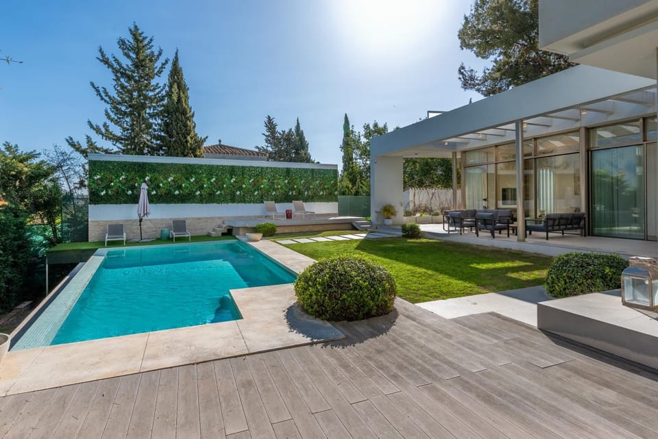 Amazing modern villa located mins from beach RDR234 Villa in Marbella