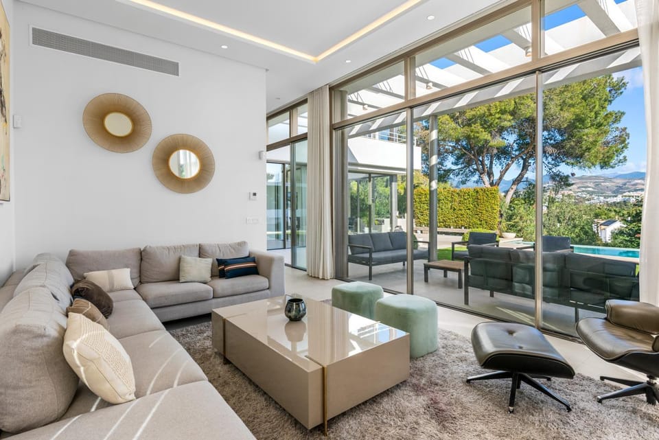 Amazing modern villa located mins from beach RDR234 Villa in Marbella