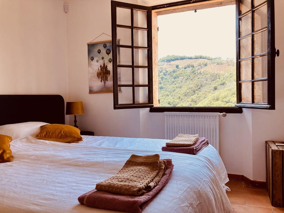 Bed, Bedroom, Mountain view