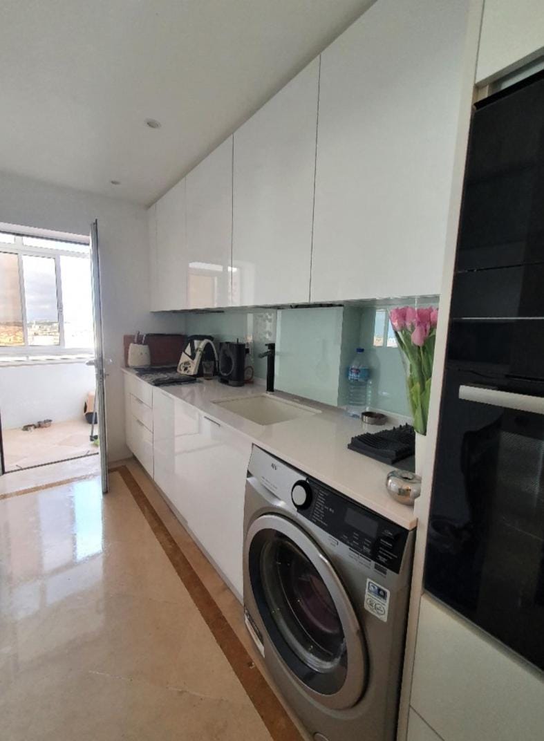 Coffee/tea facilities, dishwasher, minibar, oven, pet friendly, stove, washing machine, kitchen