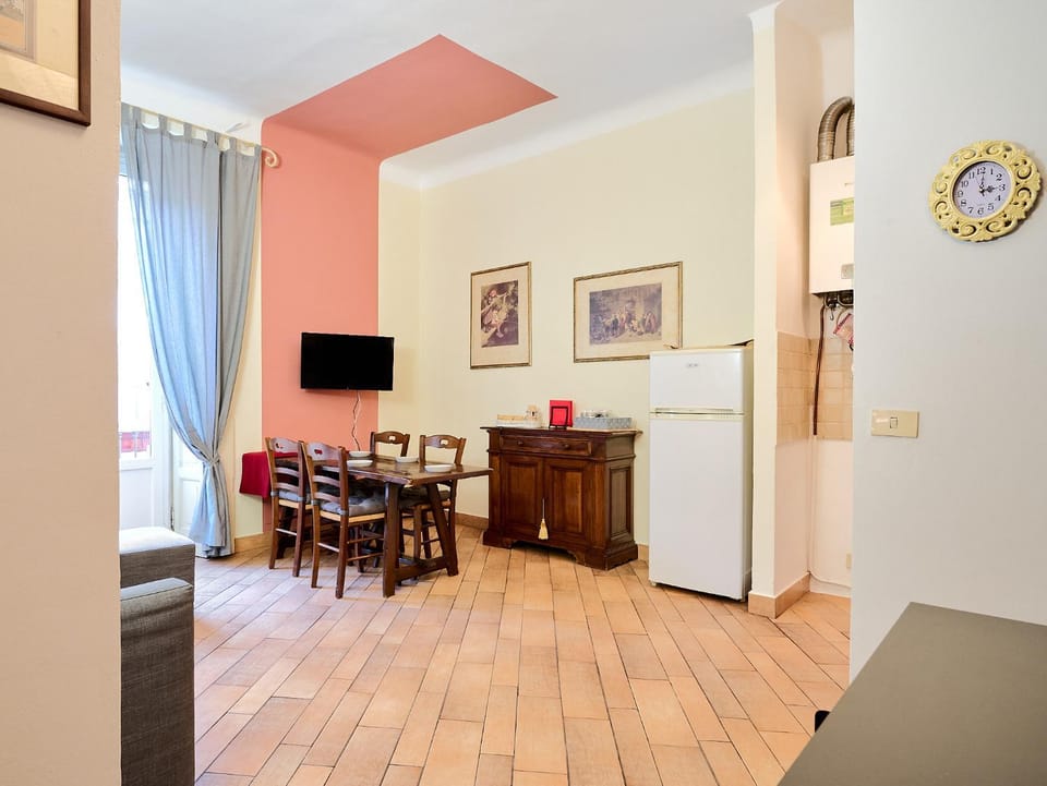TV and multimedia, Living room, Seating area, Dining area, Evening entertainment