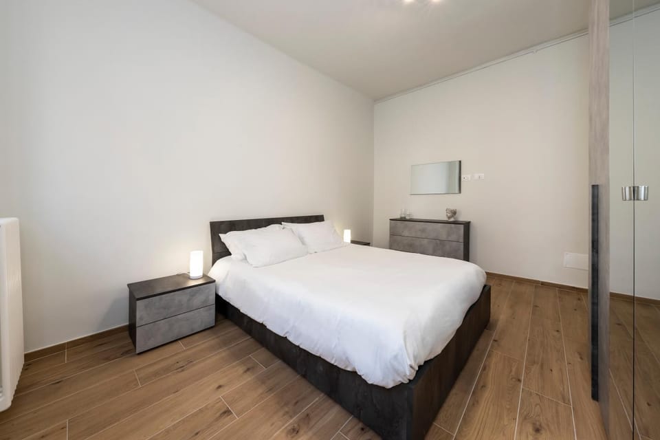 Bed, Photo of the whole room, Bedroom, wardrobe