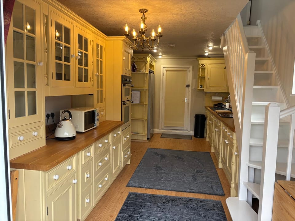 The Corner House, 36, Broadway Road, Apartment in Evesham