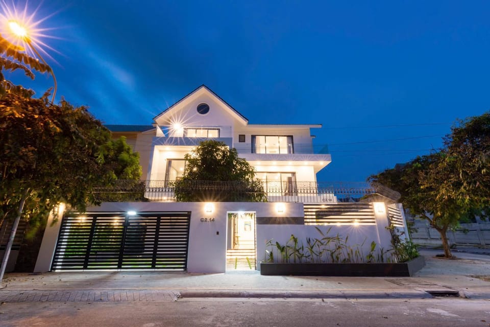 Ocean 7 BR Villa In Great Location - Free Karaoke Room Villa in Vung Tau