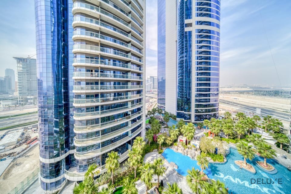 Property building, Bird's eye view, City view, Pool view, Swimming pool, sunbed