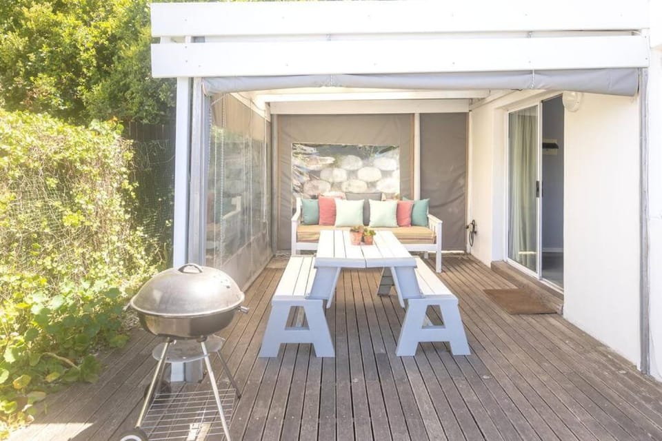 Patio, BBQ facilities