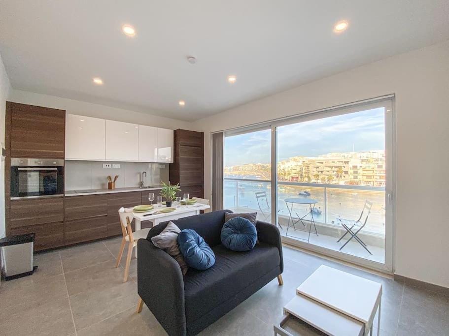 Sea front 3rd floor Apartment in Marsaskala by Solea Apartment in Marsaskala