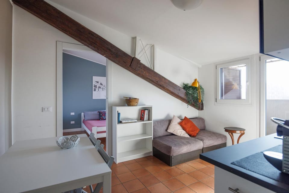 Living room, Seating area, Dining area, hair dresser