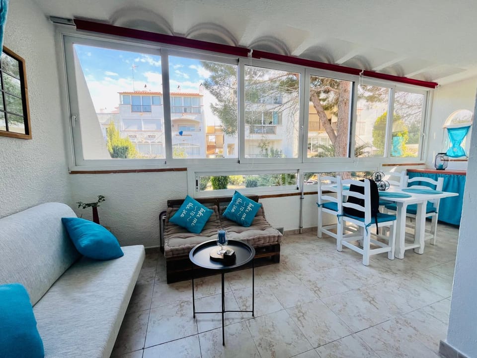 Roses, Family vacation, swimming pool & barbecue Apartment in Roses