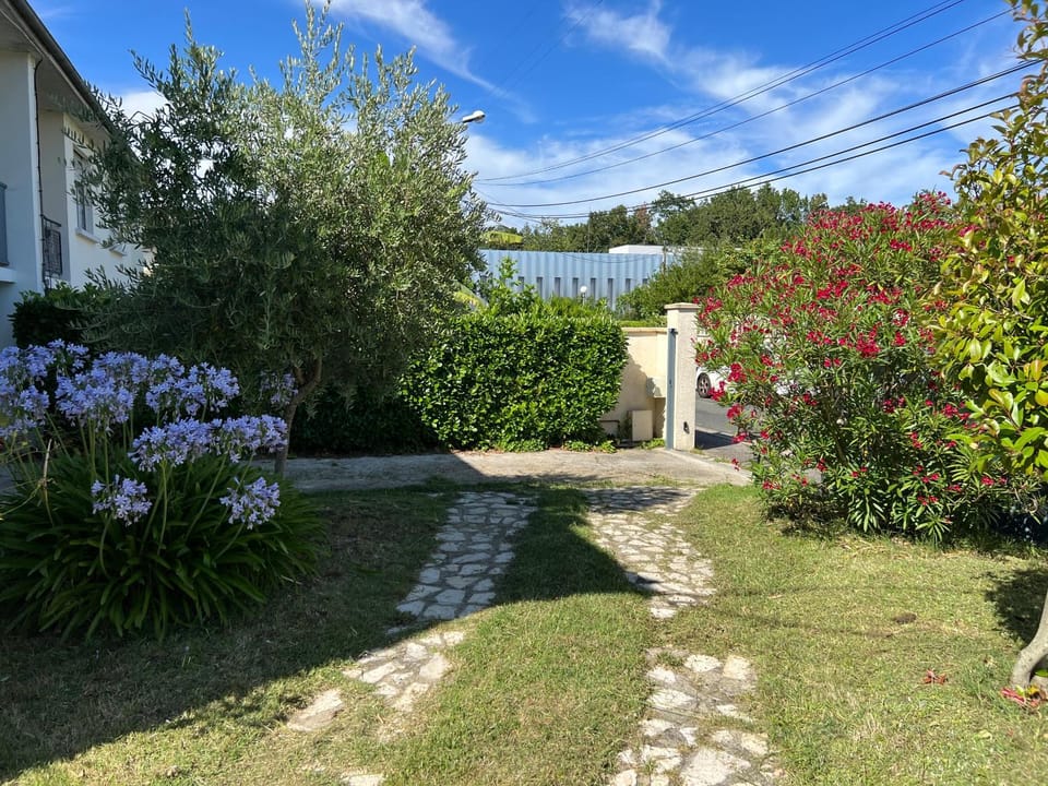 Maison indépendante avec 6 chambres proche du tram A House in Nouvelle-Aquitaine