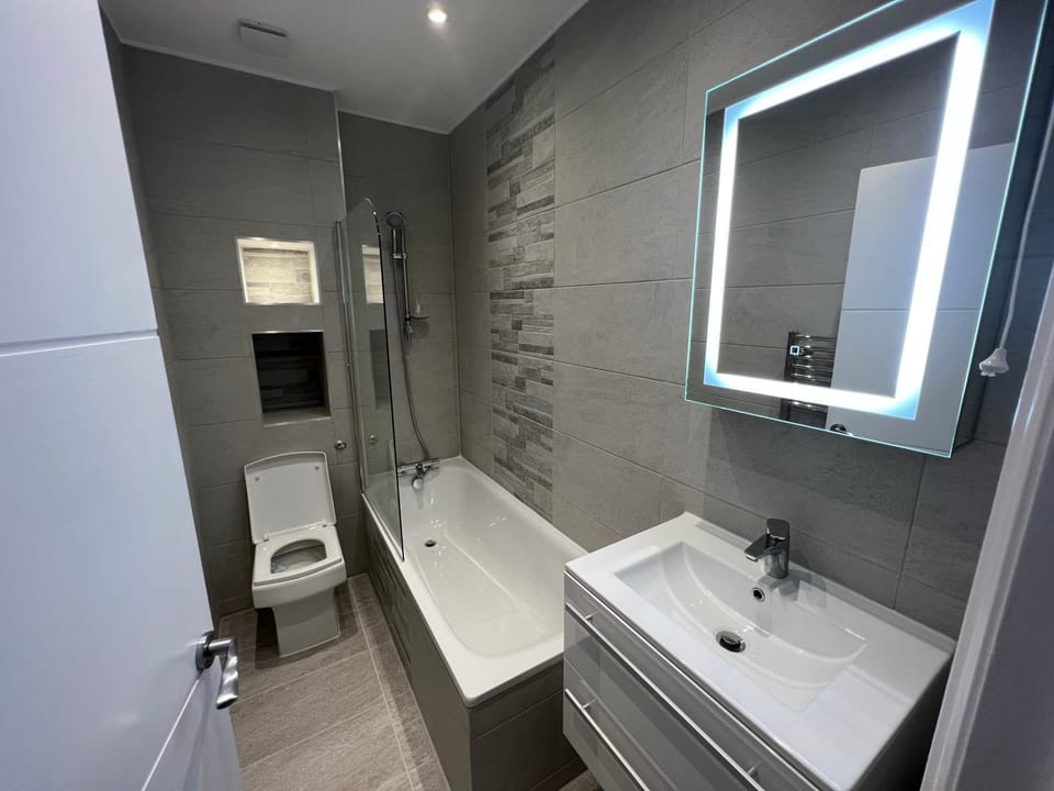 Toilet, Bathroom, Bath