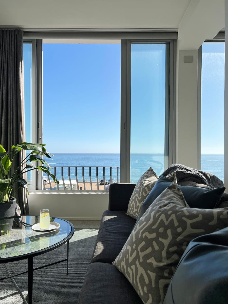 Spacious Studio Apartment - Number 4702 Apartment in Cape Town