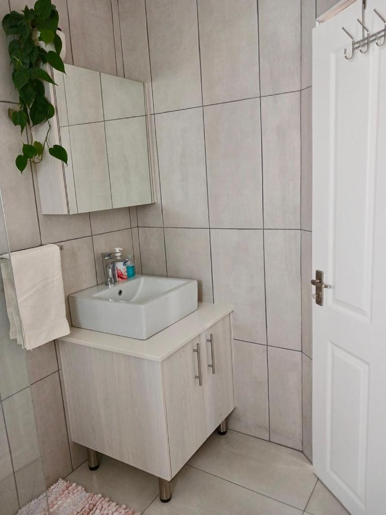 Bathroom, towels
