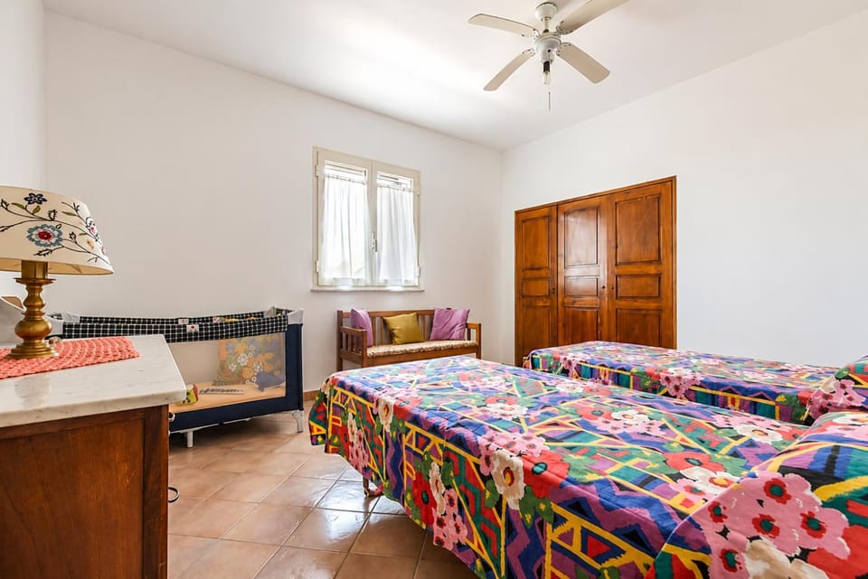 Bed, Photo of the whole room, Bedroom, cot, wardrobe
