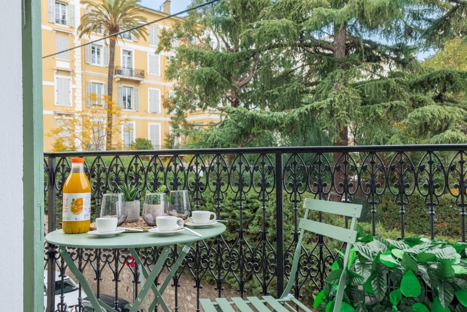 Property building, Patio, Spring, Garden, View (from property/room), Balcony/Terrace, Garden view
