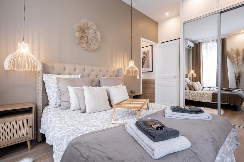 Bed, Living room, Seating area, Bedroom, towels, wardrobe