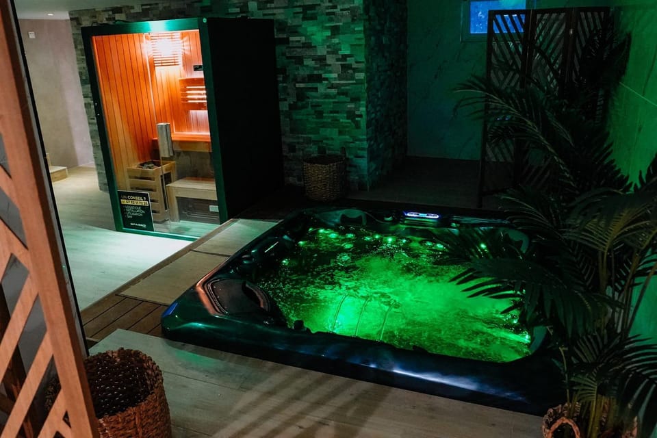 Hot Tub, Spa and wellness centre/facilities