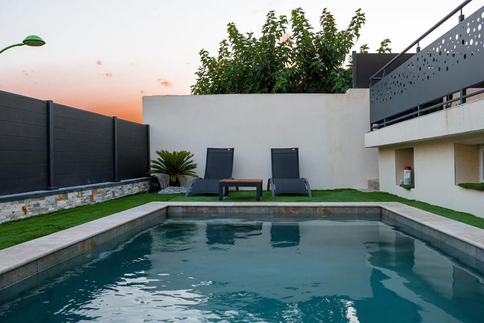 Garden, Swimming pool