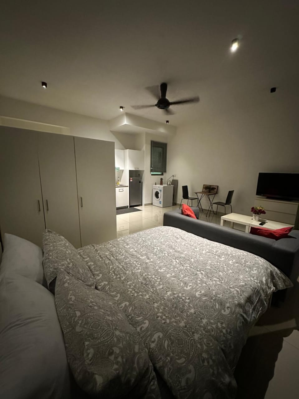 Bed, Photo of the whole room, Bedroom, fireplace, wardrobe