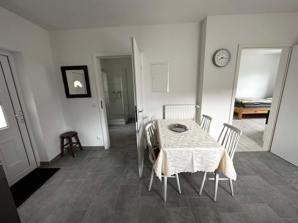 Seating area, Dining area, kitchen
